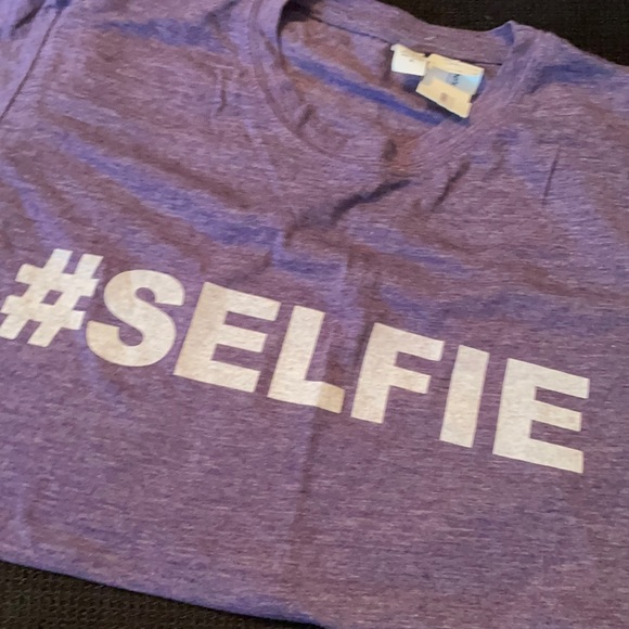 Selfie tshirt. Size xl. NWT. - Picture 2 of 4